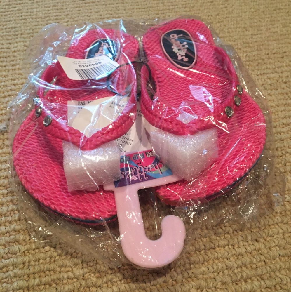 BRAND NEW - girl flip flops size 12-13